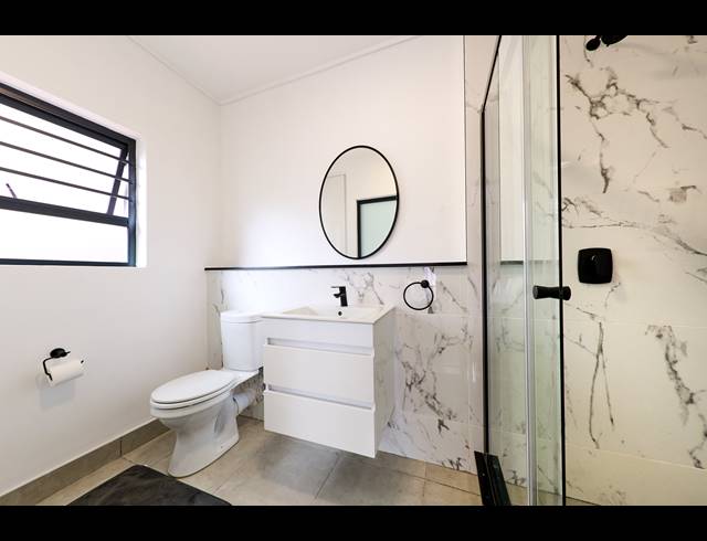 3 BEDROOM APARTMENT TO LET IN WATERFALL